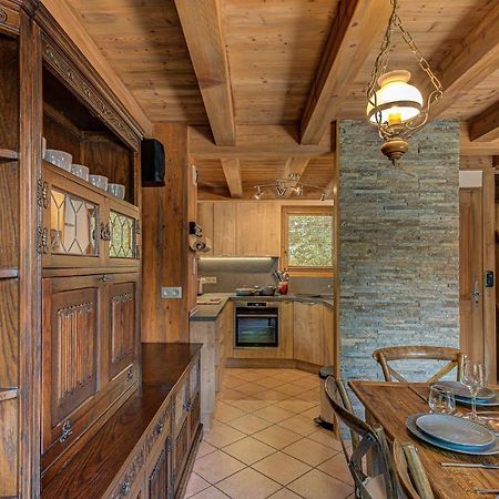 Chalet Blackbushe - Traditional Chalet - Alpes Travel - Sleeps 4-6 Ле Уш Екстериор снимка