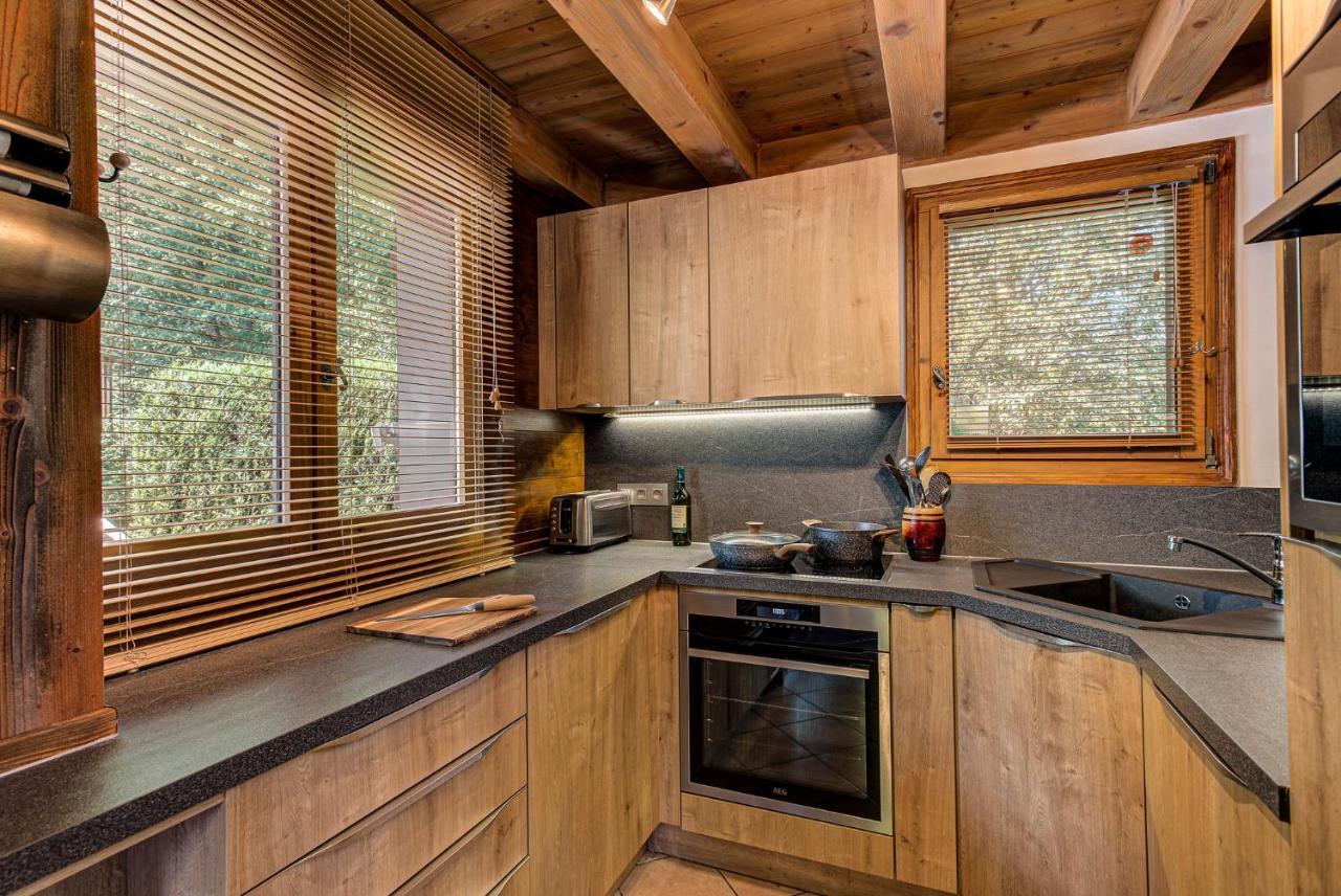 Chalet Blackbushe - Traditional Chalet - Alpes Travel - Sleeps 4-6 Ле Уш Екстериор снимка